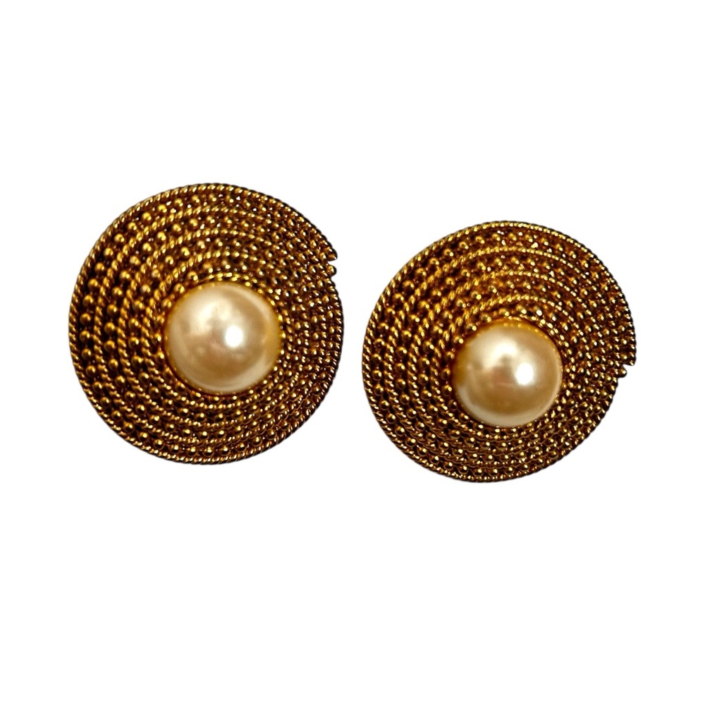 Vintage Erwin Pearl Gold Tone Pearl Clip-On Earrings